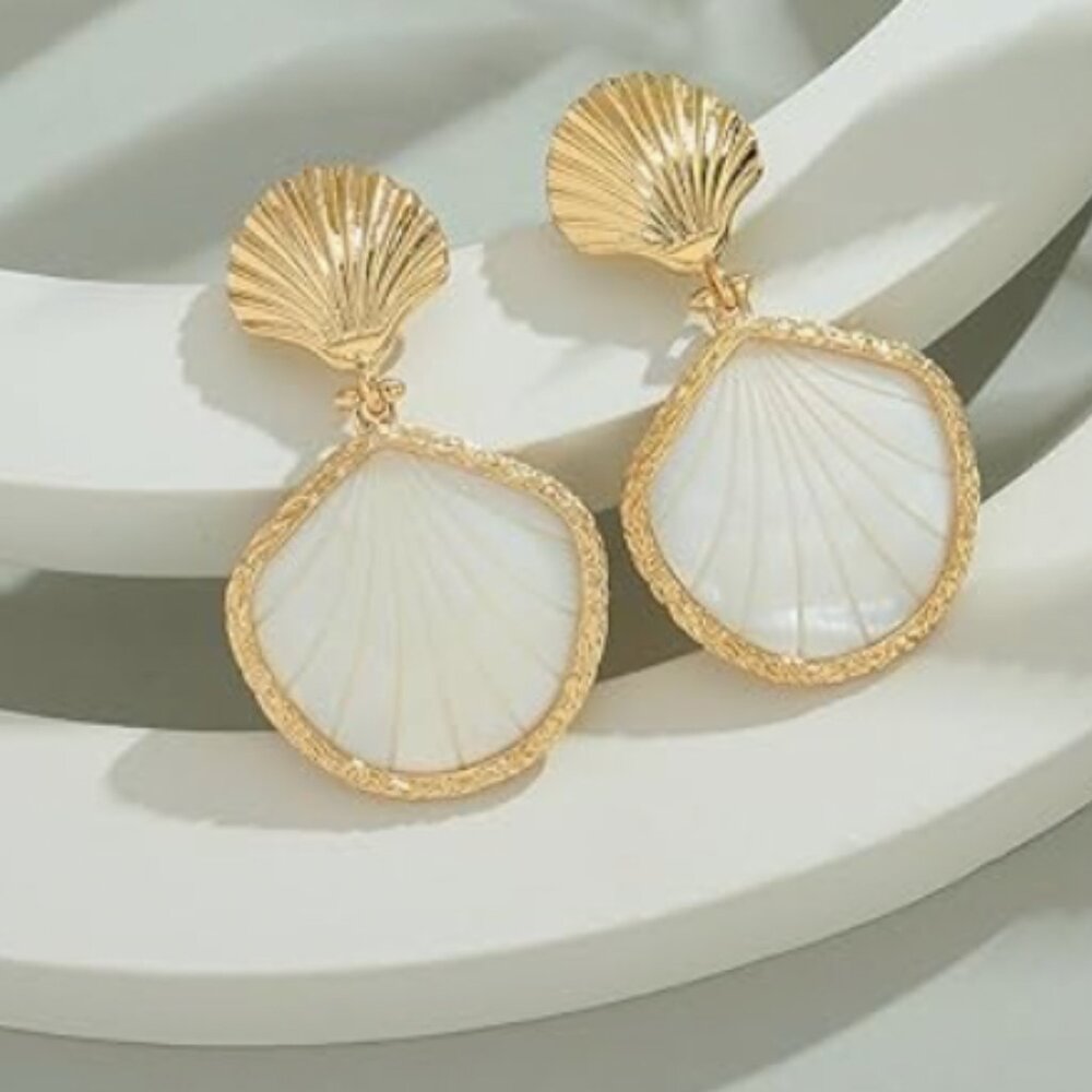 Gold Shell Earrings - Picture 5 of 6
